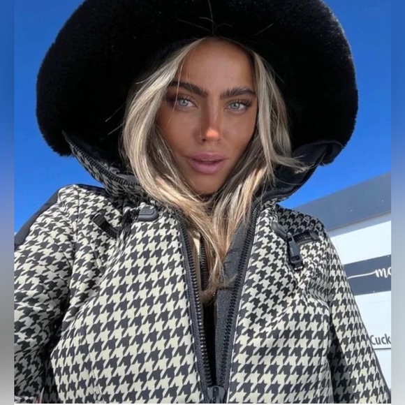 Cream houndstooth ski suit by goldbergh RARE piece. Size 8 - Picture 5 of 7